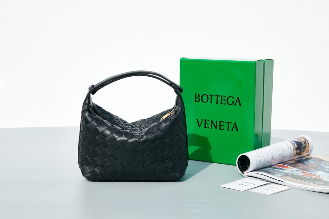 Bottega Veneta Hobo Bags